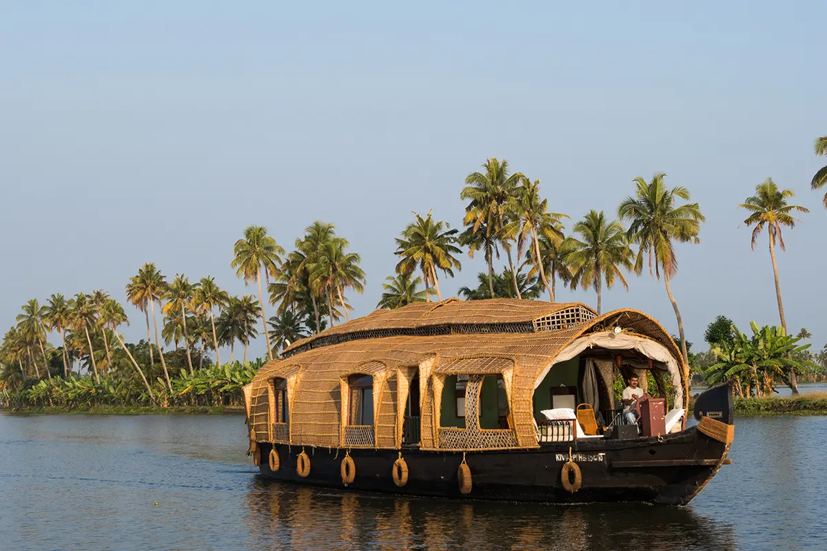 houseboat